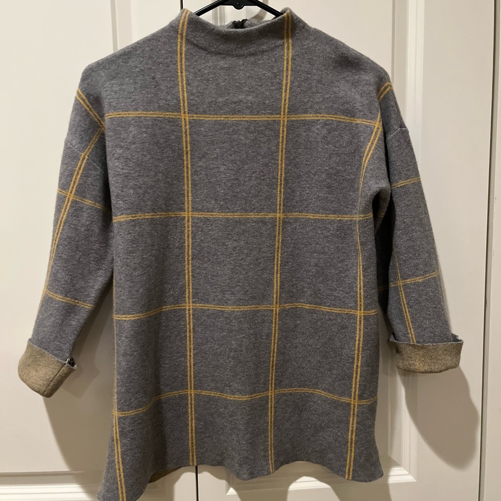 Tahari Gray Mock Neck Sweater, Medium